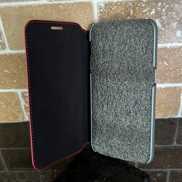 Samsung Galaxy S7 Ferrari Genuine Leather Folio Case - Picture 4 of 4